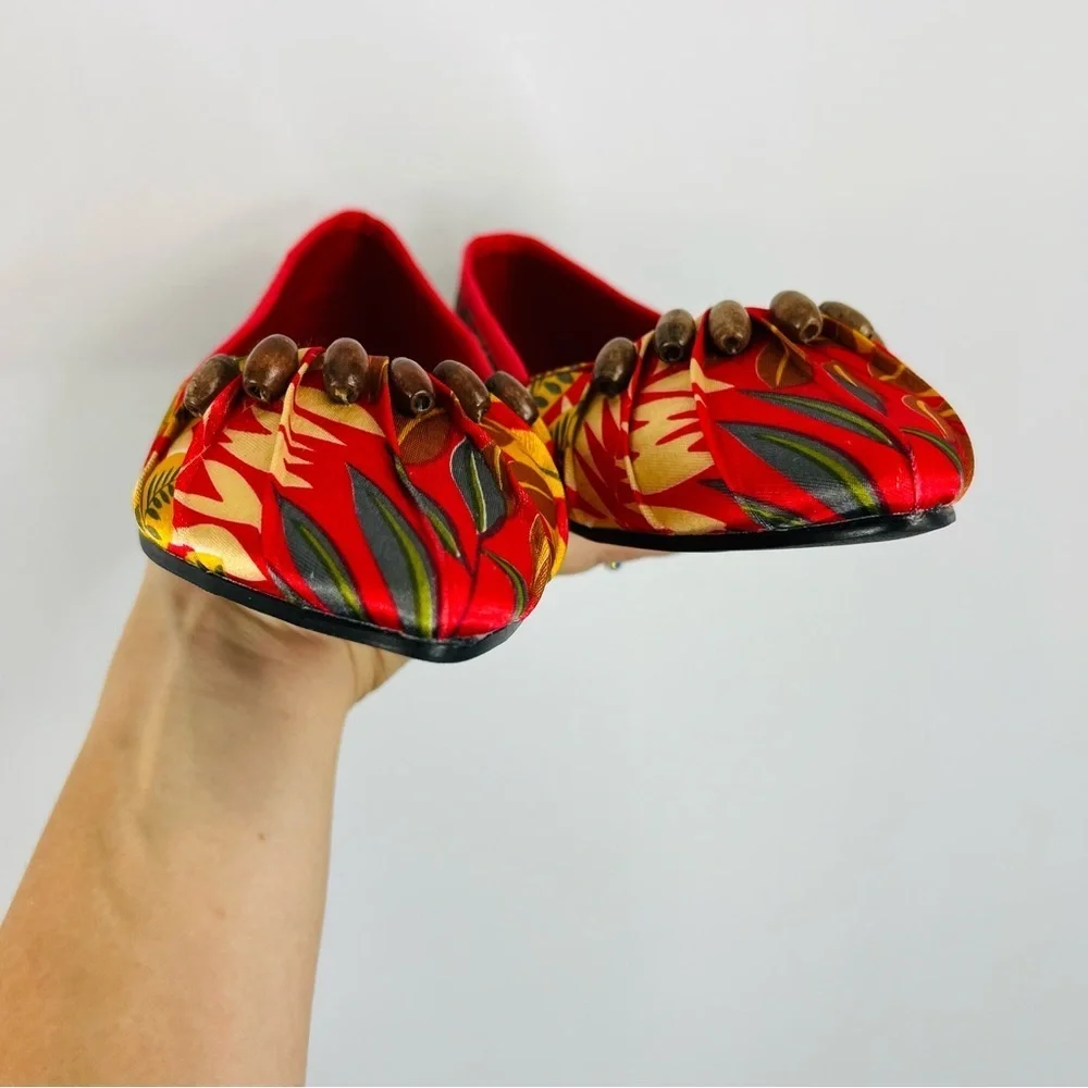 Soft Surroundings Size 6.5 Palm Red Beaded Pointed Toe Satin Ballet Flats - Picture 5 of 6